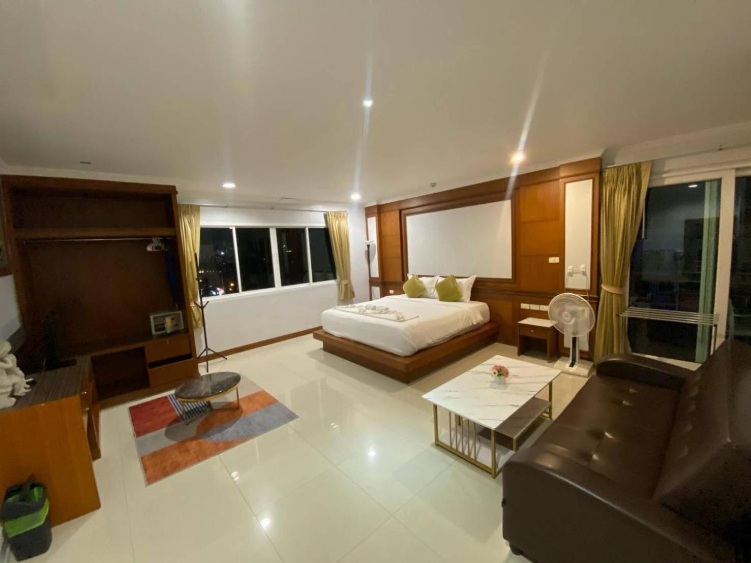 Sukcheewa Phuket 3* Patong