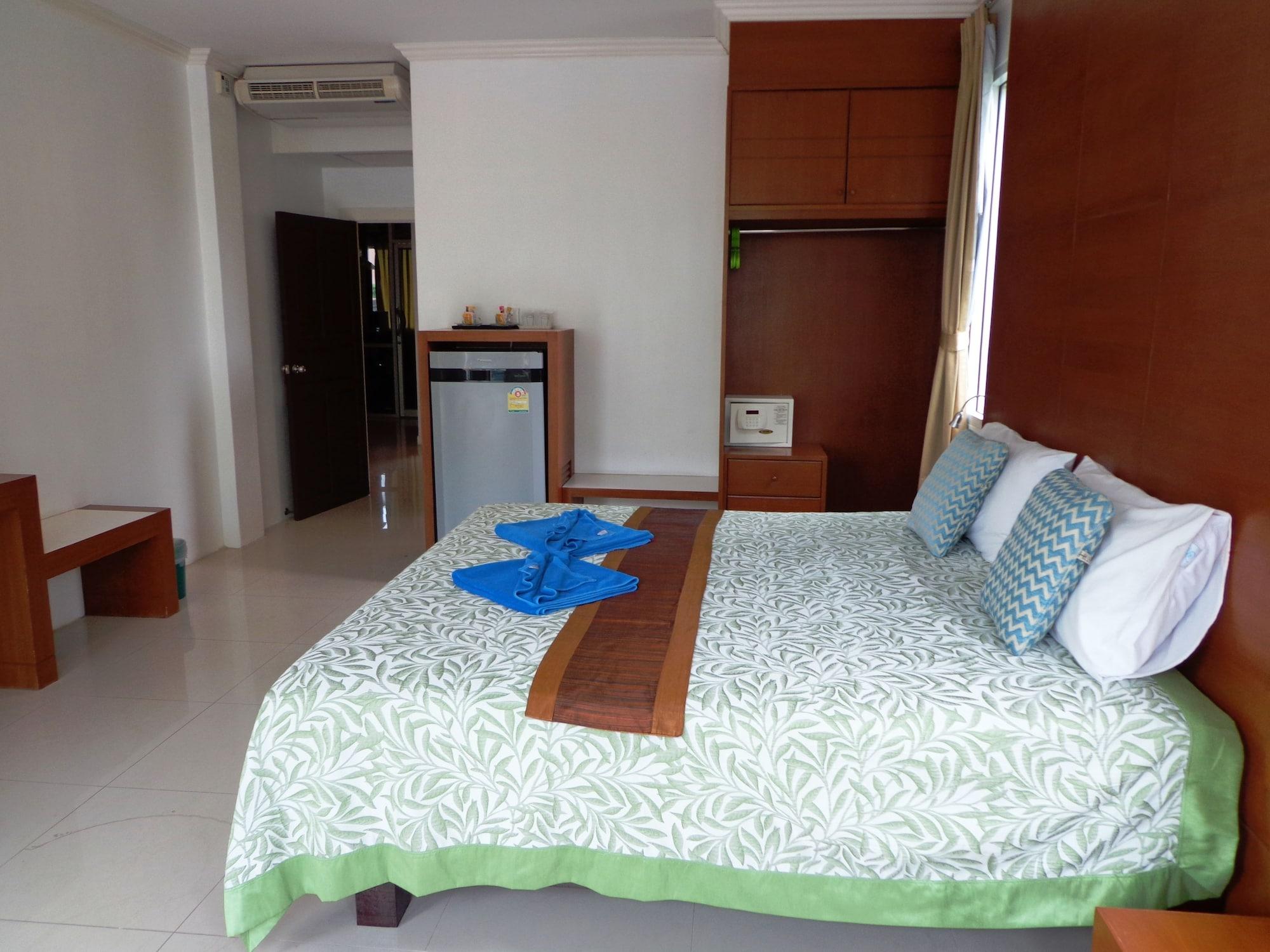 Sukcheewa Phuket Khách sạn 3*
