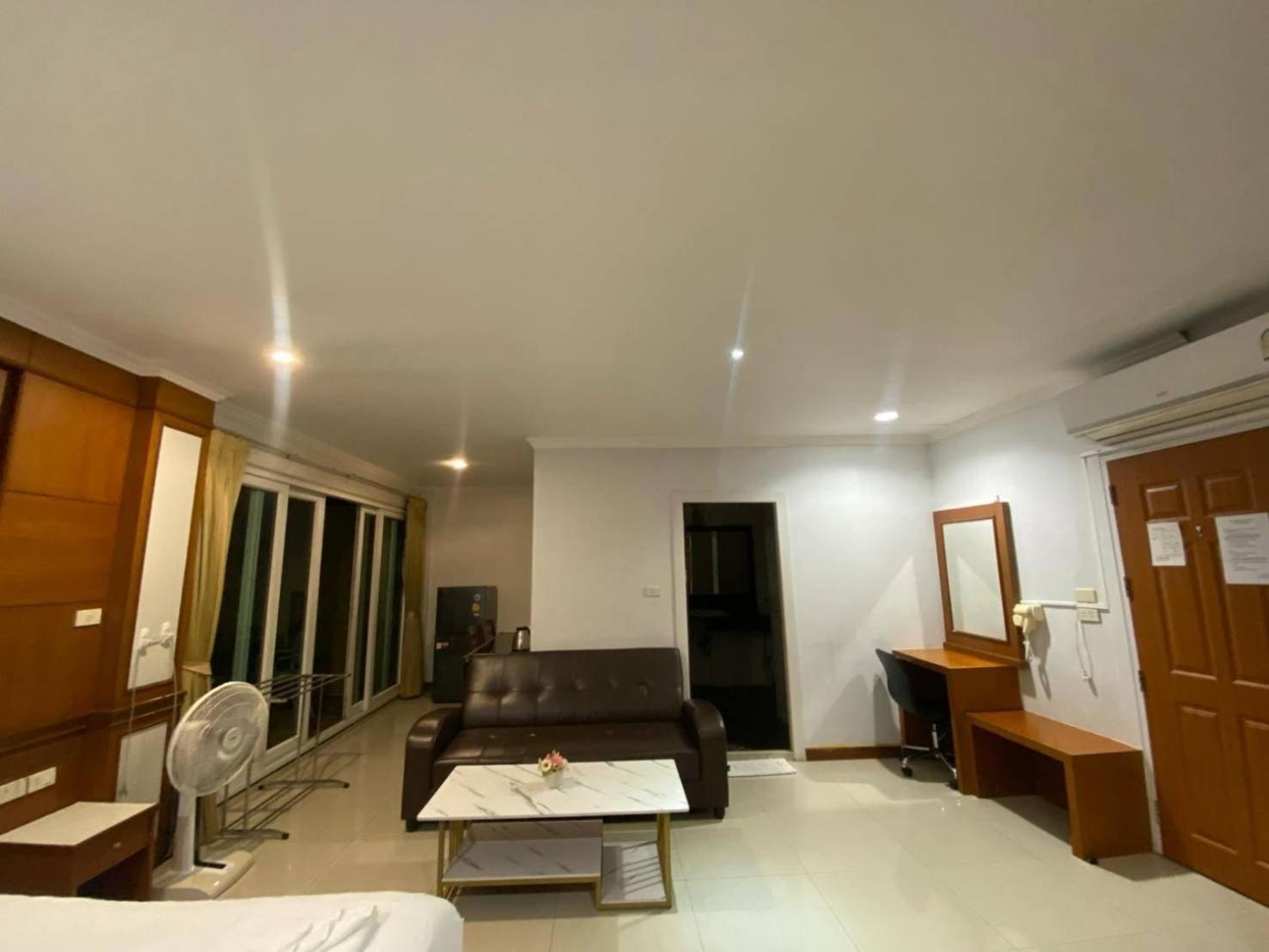 Sukcheewa Phuket Khách sạn Patong
